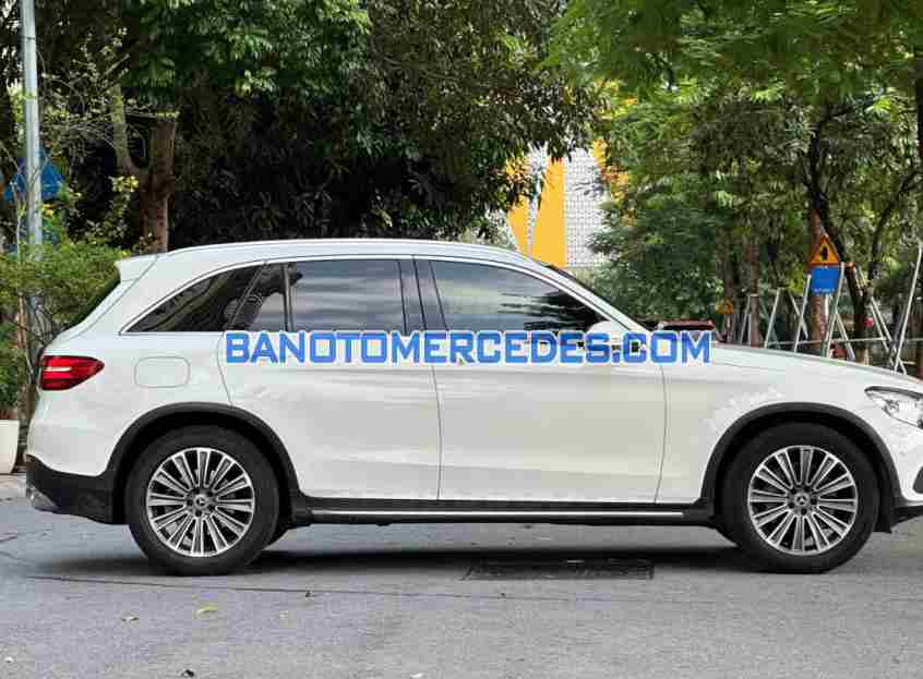 Cần bán gấp Mercedes Benz GLC 250 4Matic 2019 - Xe đẹp - Giá tốt