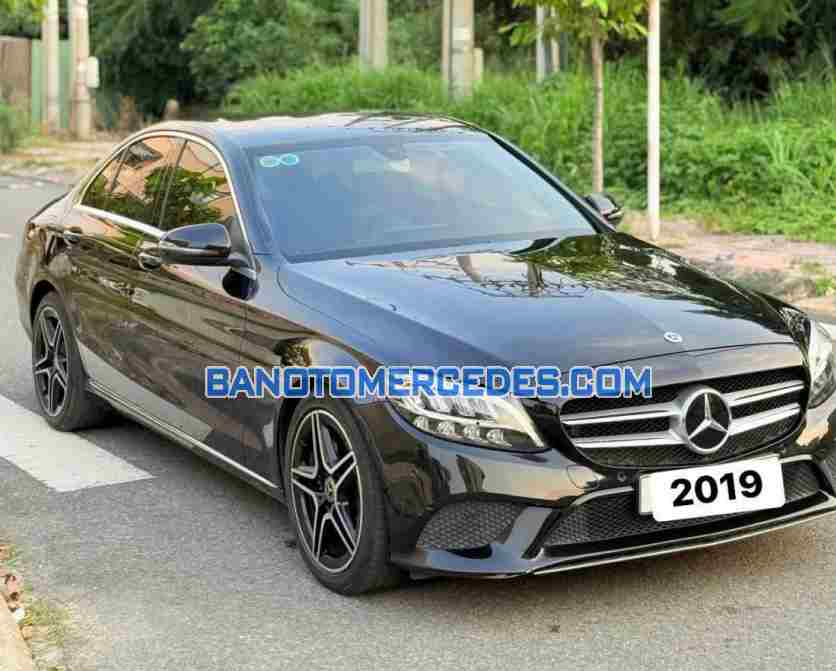 Cần bán gấp xe Mercedes Benz C class C200 năm 2019, màu Đen, Số tự động