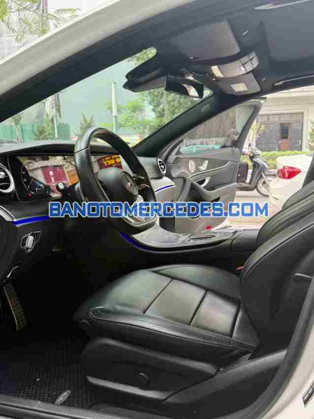 Cần bán gấp xe Mercedes Benz E class E300 AMG 2022 màu Trắng