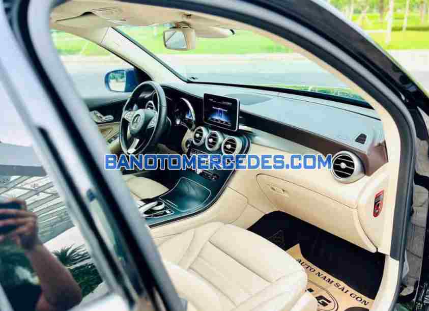 Bán xe Mercedes Benz GLC 300 4Matic sx 2018 - giá rẻ