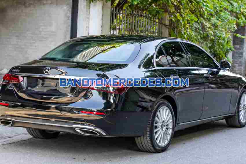 Cần bán gấp xe Mercedes Benz E class E200 Exclusive năm 2023, màu Đen, Số tự động