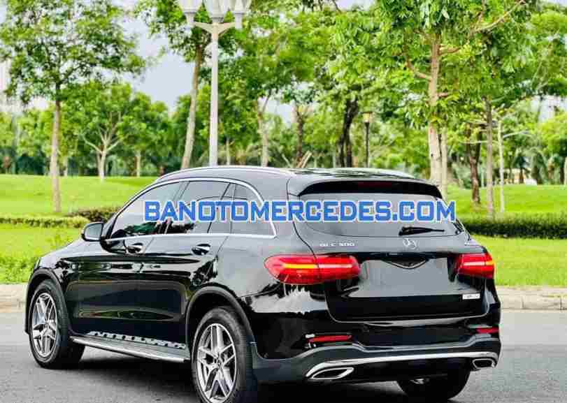 Cần bán xe Mercedes Benz GLC 300 4Matic năm 2018 màu Đen cực đẹp