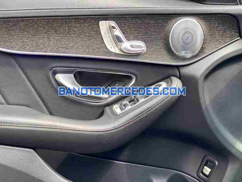 Cần bán Mercedes Benz C class C300 AMG 2019 xe đẹp