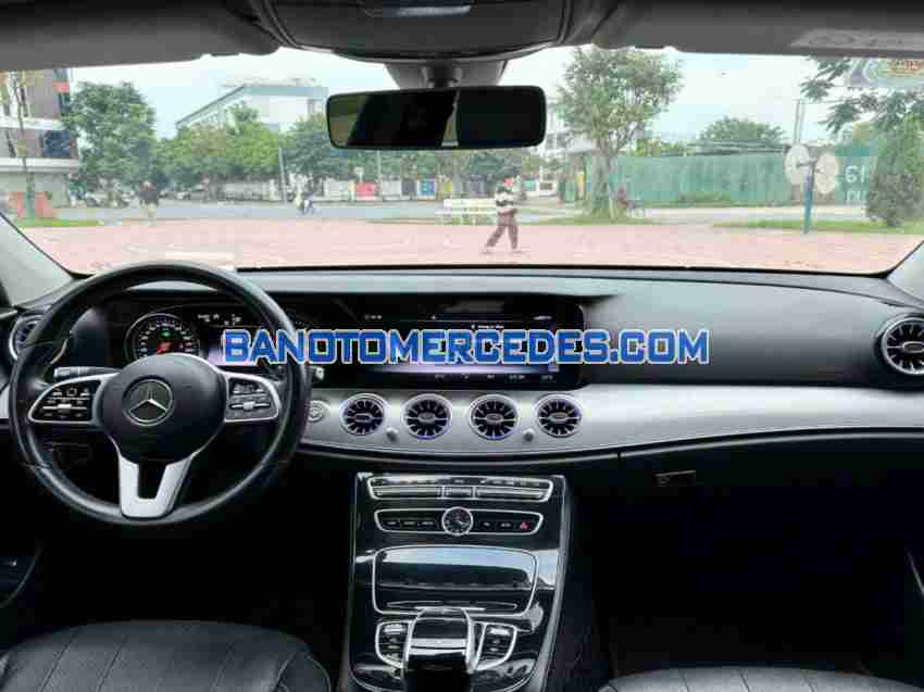 Bán Mercedes Benz E class E180, màu Xanh, Máy xăng, 2020