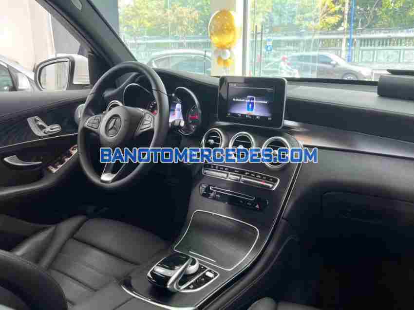 Cần bán xe Mercedes Benz GLC 300 4Matic 2018 Số tự động