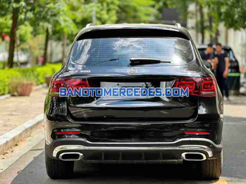 Cần bán gấp Mercedes Benz GLC 300 4Matic năm 2020 giá cực tốt