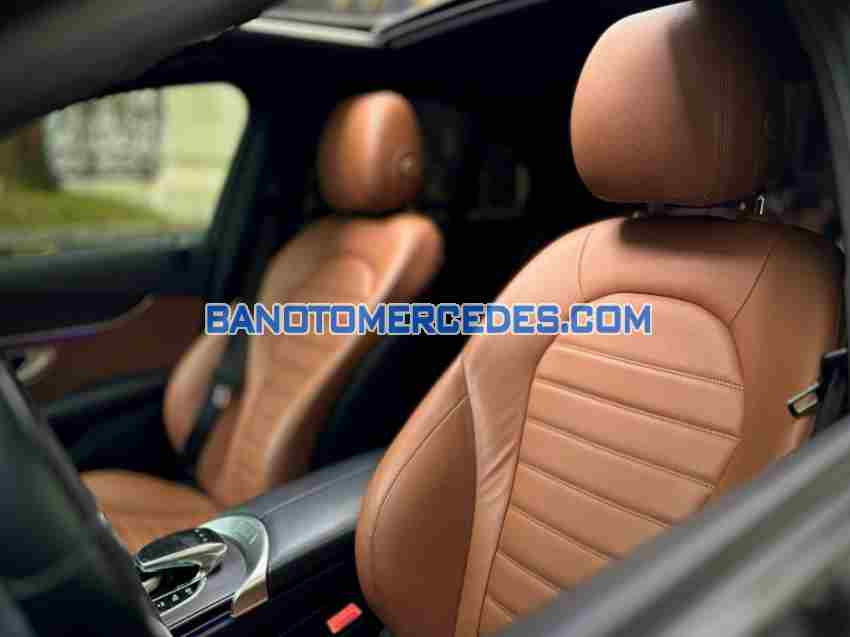 Cần bán Mercedes Benz C class C300 AMG 2019 xe đẹp