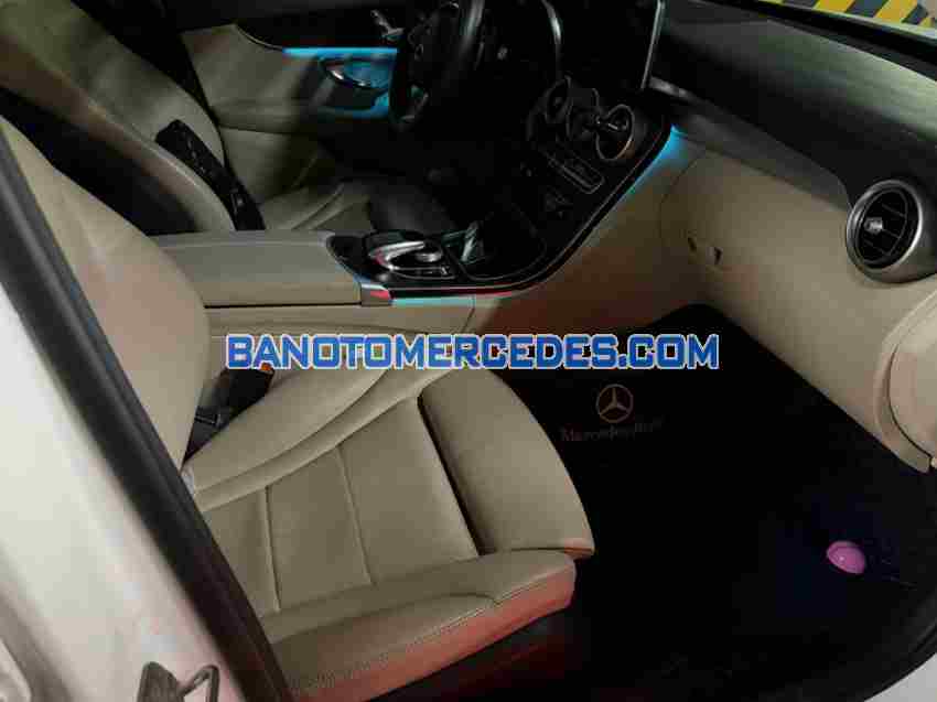 Cần bán xe Mercedes Benz C class C200 đời 2017