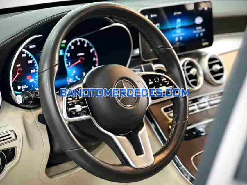 Cần bán gấp xe Mercedes Benz GLC 200 4Matic 2020 màu Trắng