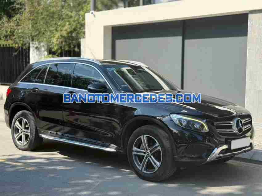 Bán xe Mercedes Benz GLC 250 4Matic sx 2017 - giá rẻ