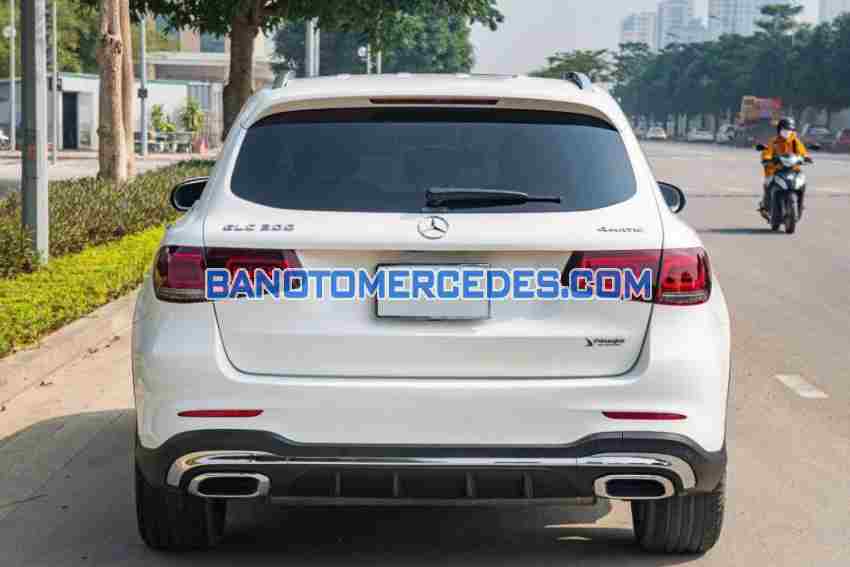 Cần bán gấp xe Mercedes Benz GLC 300 4Matic năm 2020, màu Trắng, Số tự động