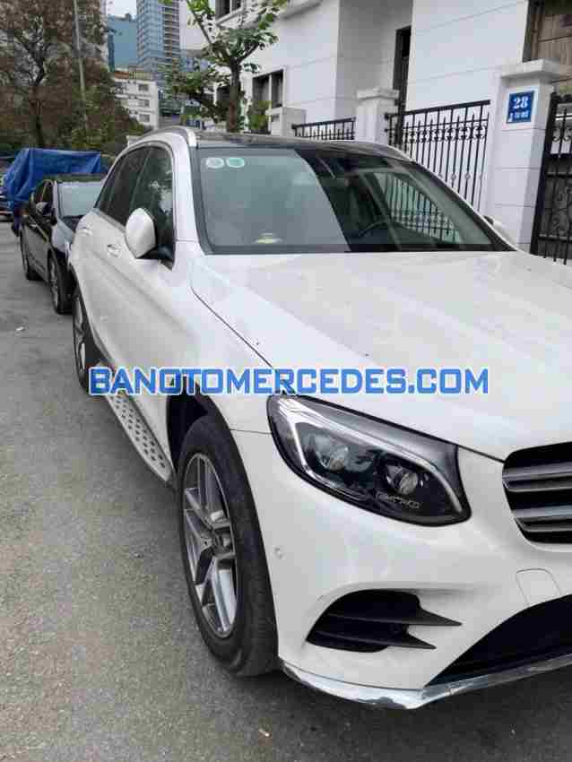 Cần bán gấp Mercedes Benz GLC 300 4Matic năm 2019 giá cực tốt