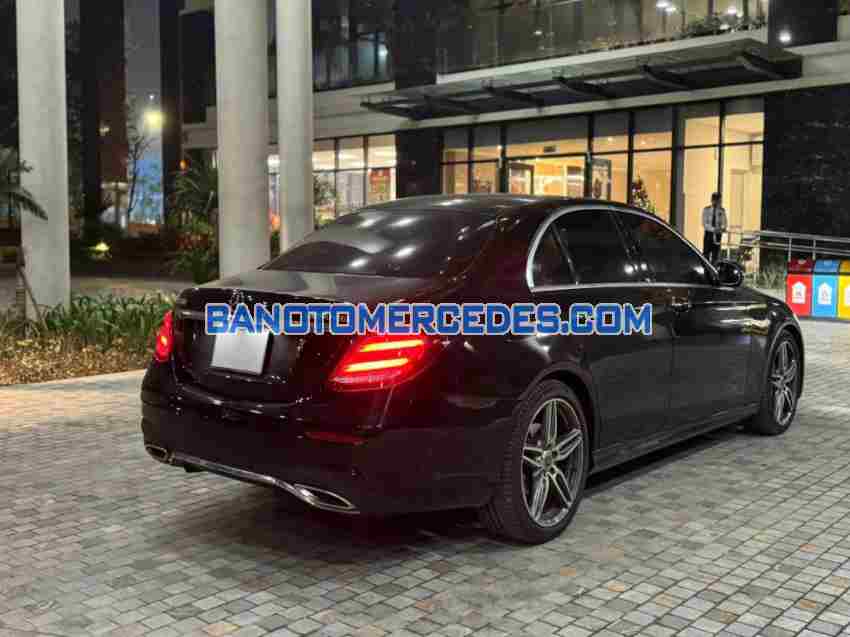 Xe Mercedes Benz E class E300 AMG đời 2018 đẹp bán gấp