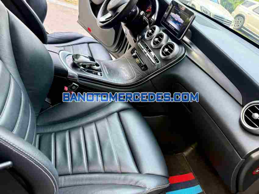 Cần bán xe Mercedes Benz GLC 300 4Matic 2018, xe đẹp