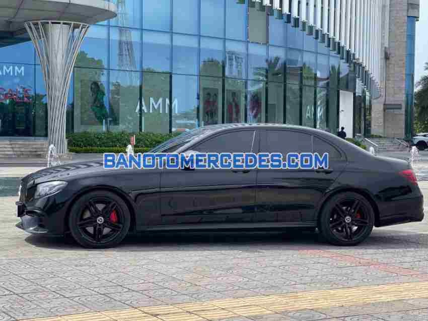Cần bán xe Mercedes Benz E class E300 AMG màu Đen 2019