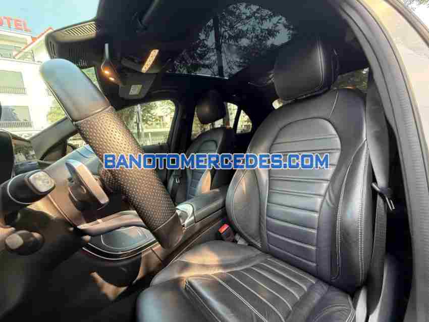 Cần bán xe Mercedes Benz C class C300 AMG sx 2020