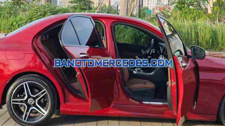 Cần bán gấp Mercedes Benz C class C300 AMG đời 2019, màu Đỏ