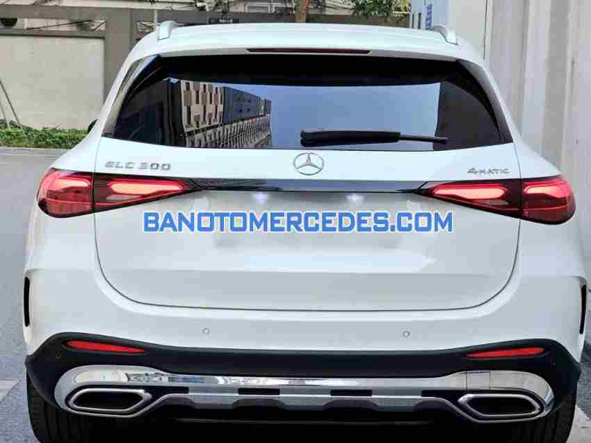 Bán Mercedes Benz GLC 300 4Matic, màu Trắng, Máy xăng, 2023