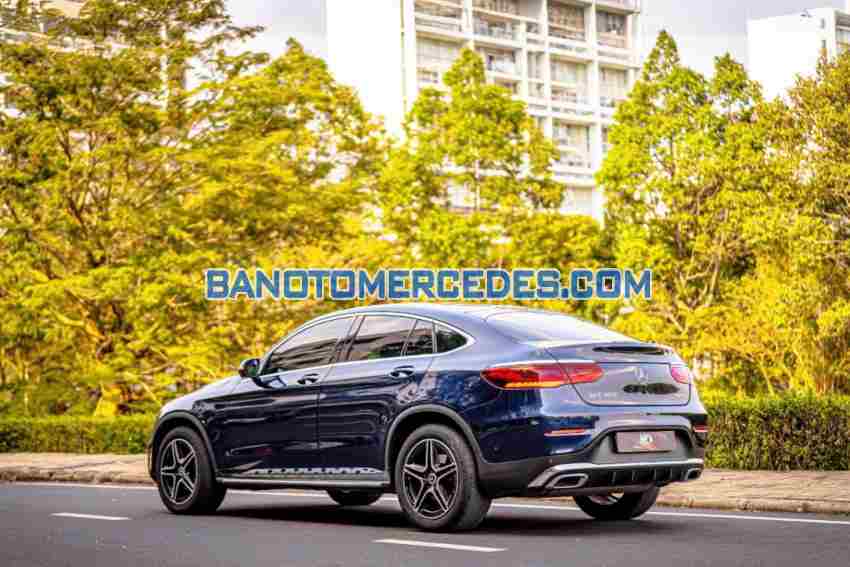 Cần bán xe Mercedes Benz GLC 300 4Matic Coupe màu Xanh 2021