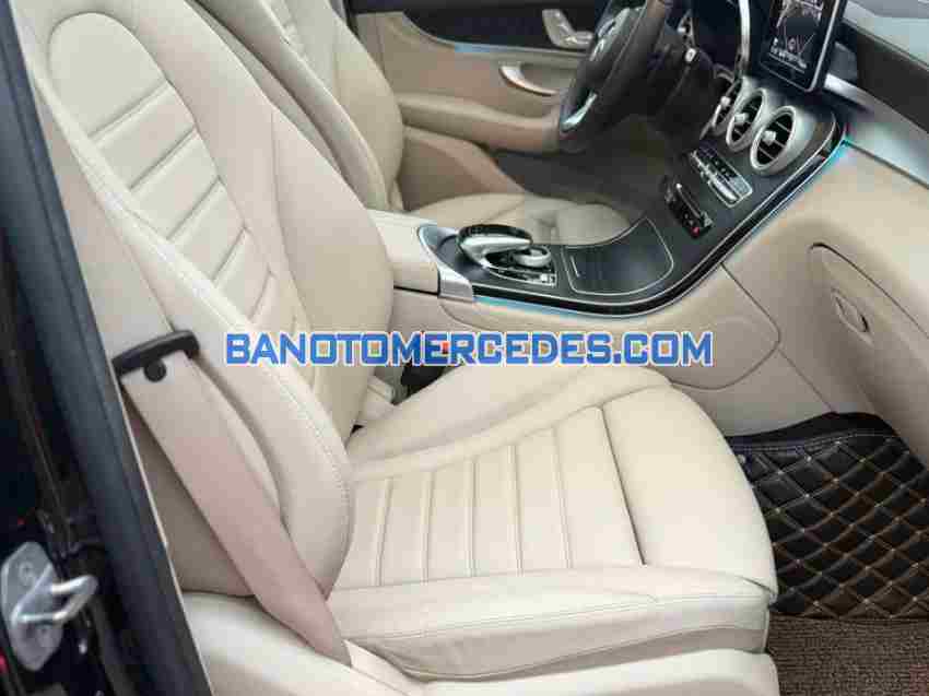 Bán Mercedes Benz GLC 300 4Matic, màu Đen, Máy xăng, 2018