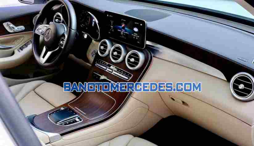 Cần bán gấp Mercedes Benz GLC 200 4Matic năm 2021 giá cực tốt