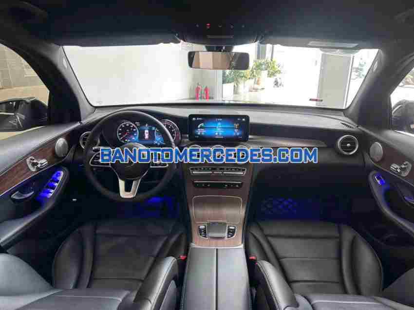 Cần bán gấp xe Mercedes Benz GLC 200 4Matic năm 2022, màu Đen, Số tự động