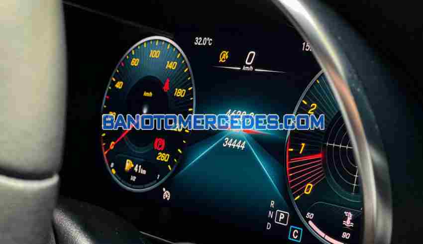 Cần bán gấp Mercedes Benz GLC 200 4Matic đời 2022, màu Đỏ