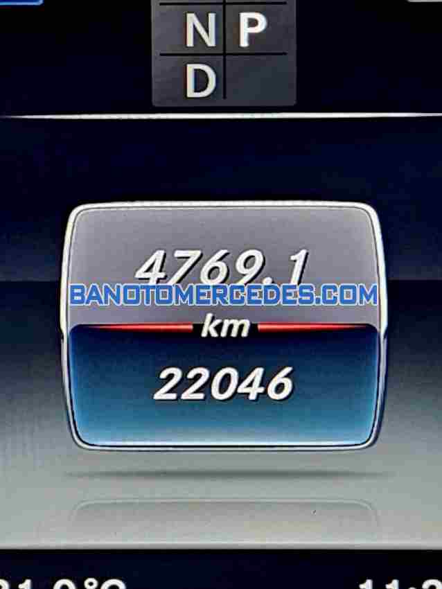 Cần bán xe Mercedes Benz GLC 250 4Matic sx 2018