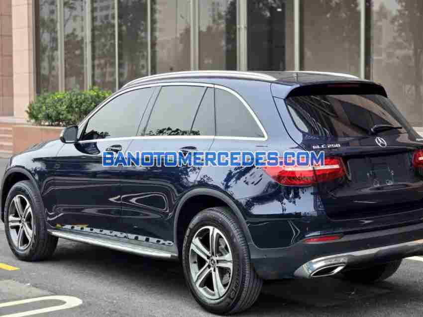 Mercedes Benz GLC 250 4Matic 2017 giá cực tốt