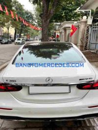 Cần bán gấp xe Mercedes Benz E class E300 AMG năm 2022, màu Trắng, Số tự động