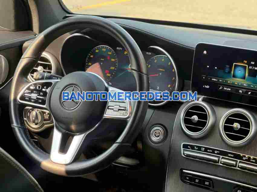 Cần bán gấp Mercedes Benz GLC 300 4Matic 2020 - Xe đẹp - Giá tốt
