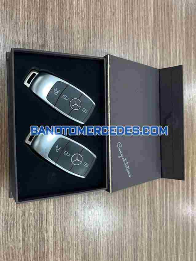 Cần bán xe Mercedes Benz C class C200 Exclusive năm 2020 màu Trắng cực đẹp