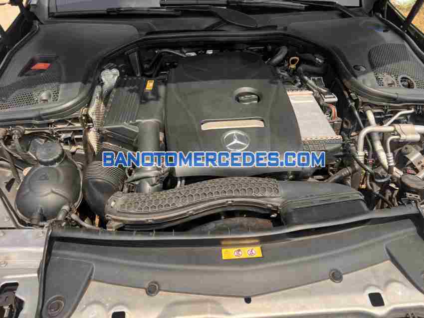 Cần bán Mercedes Benz E class E200 Máy xăng 2018 màu Đen