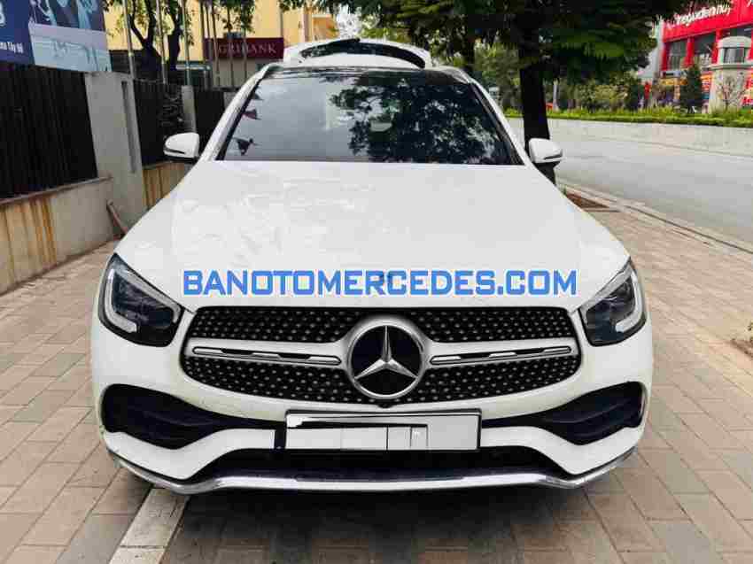Cần bán gấp xe Mercedes Benz GLC 300 4Matic năm 2022, màu Trắng, Số tự động