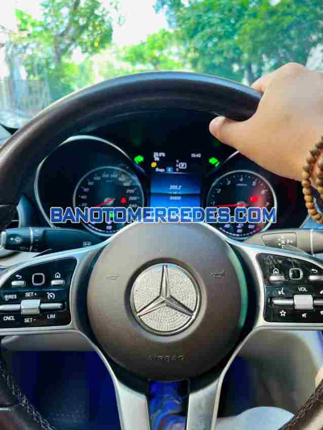 Cần bán gấp Mercedes Benz C class C200 Exclusive đời 2021, màu Đỏ