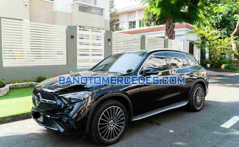 Cần bán xe Mercedes Benz GLC 300 4Matic màu Đen 2023