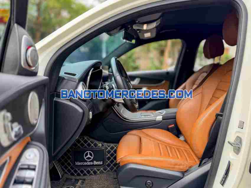 Cần bán Mercedes Benz GLC 300 4Matic Coupe 2021, xe đẹp giá rẻ bất ngờ