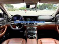 Cần bán gấp xe Mercedes Benz E class E300 AMG năm 2017, màu Trắng, Số tự động