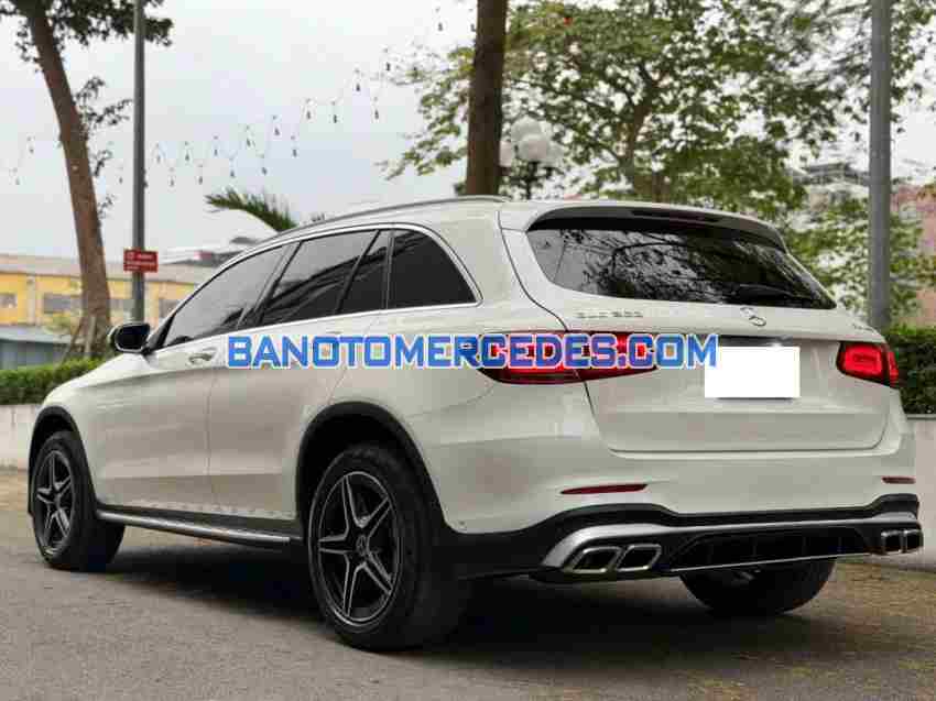 Cần bán gấp Mercedes Benz GLC 250 4Matic đời 2017, màu Trắng