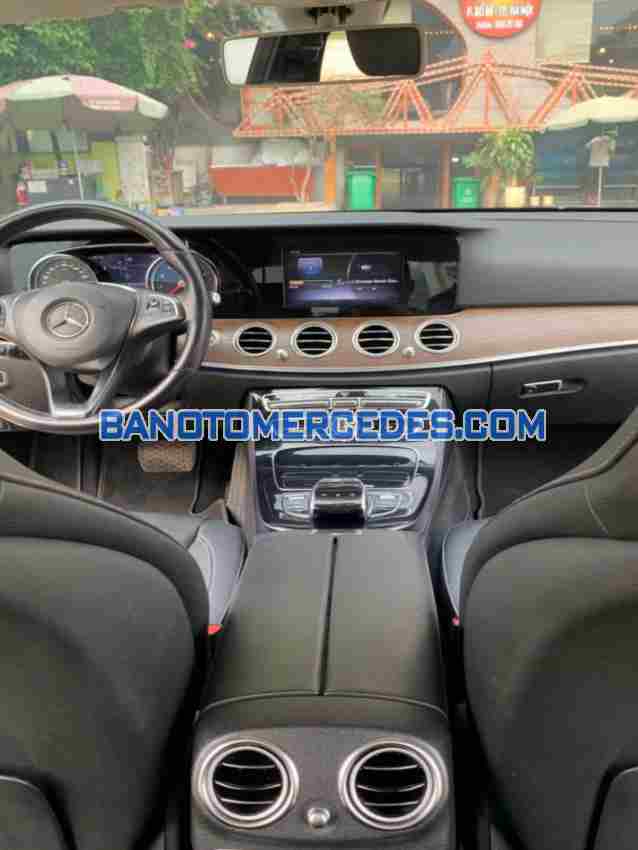 Xe Mercedes Benz E class E200 đời 2017 đẹp bán gấp