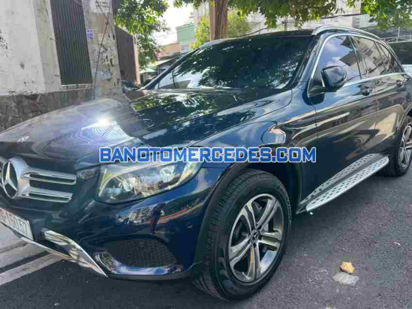 Cần bán gấp Mercedes Benz GLC 250 4Matic đời 2017, màu Xanh
