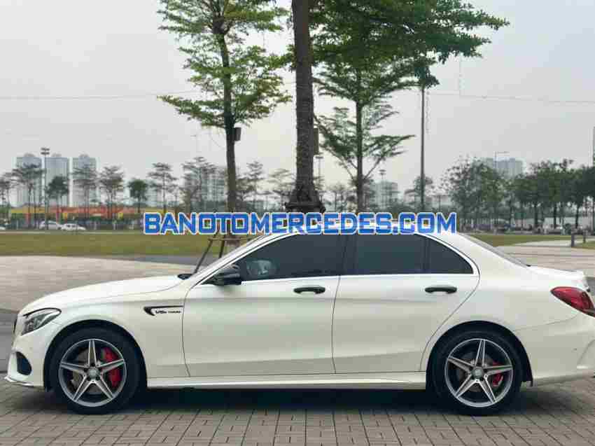 Cần bán gấp xe Mercedes Benz C class C300 AMG 2016 màu Trắng