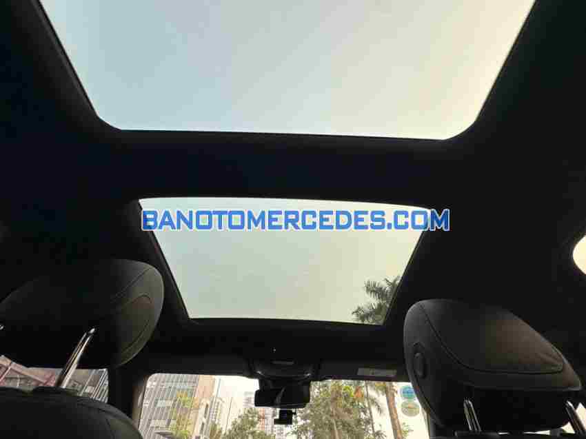 Cần bán gấp xe Mercedes Benz GLC 300 4Matic 2021 màu Đen