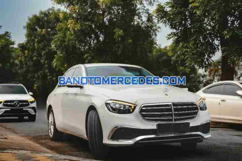 Mercedes Benz E class E200 Exclusive 2022 Số tự động cực đẹp!