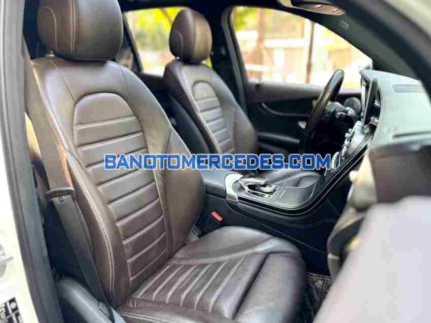Cần bán gấp Mercedes Benz GLC 300 4Matic 2018 - Xe đẹp - Giá tốt