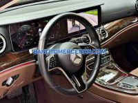 Cần bán gấp xe Mercedes Benz E class E200 Exclusive năm 2022, màu Đen, Số tự động