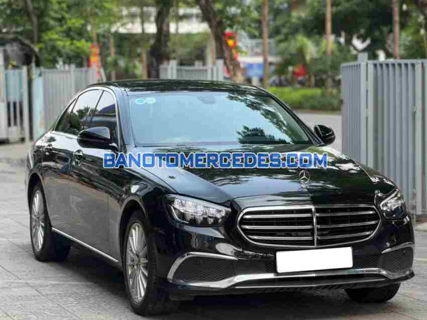 Cần bán gấp xe Mercedes Benz E class E200 Exclusive năm 2021, màu Đen, Số tự động