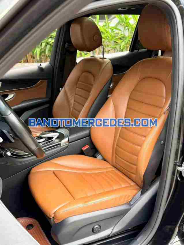 Cần bán Mercedes Benz GLC 300 4Matic 2018 xe đẹp