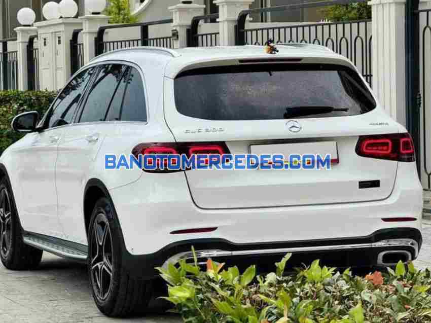 Cần bán gấp xe Mercedes Benz GLC 300 4Matic năm 2020, màu Trắng, Số tự động