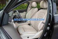 Cần bán xe Mercedes Benz GLC 300 4Matic màu Đen 2021